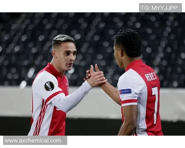 李强专访回顾足球历程与欧冠荣耀的辉煌瞬间 李强专访回顾足球历程与欧冠荣耀的辉煌瞬间