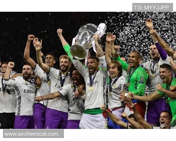 武汉篮球队团队协作精神与欧冠足球的成功之道探讨 武汉篮球队团队协作精神与欧冠足球的成功之道探讨